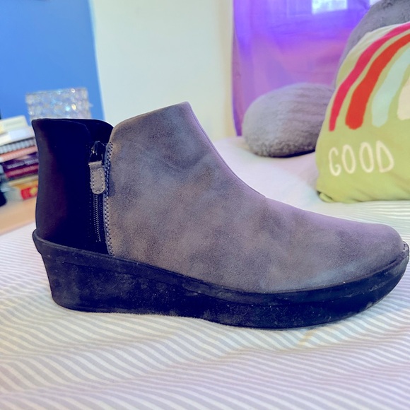 ⭐️CLARKS CLOUDSTEPPER Step Rise Up Leather Ankle Boots, Wm. Sz.10🌻 - Picture 6 of 15
